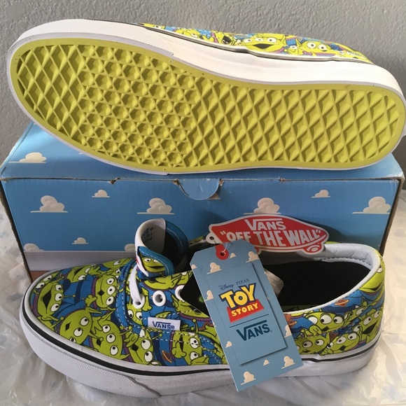 Vans Shoes - vans era(toy story)aliens/tr wht